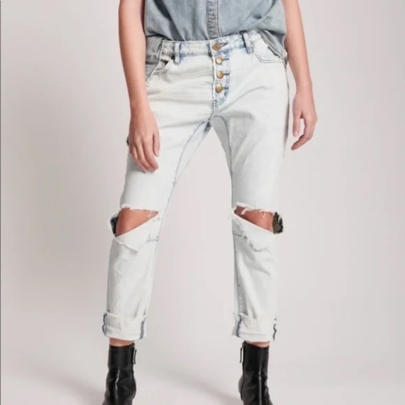 One Teaspoon Blue Relaxed Jeans Distressed Casual SZ 28 NEW - Picture 1 of 14